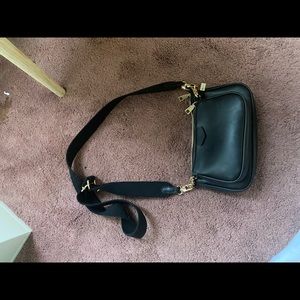 multi pocket shoulder bag